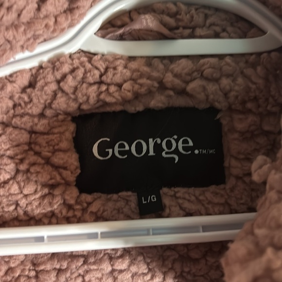 Sherpa Jacket - Picture 2 of 5